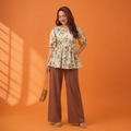 Floral Printed Crisscross Tie Front tops -Cream